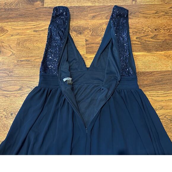 Love x Design Women’s Sequin Chiffon Deep V Formal Gown – Navy – Size XL – Glam - Picture 4 of 8